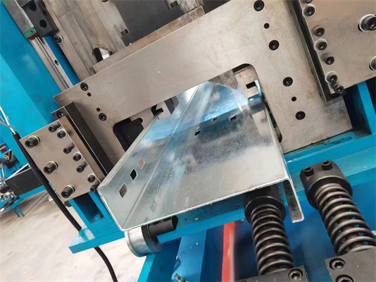Máy cán xà gồ CZ 30m / phút cho tường mái xây dựng bằng thép