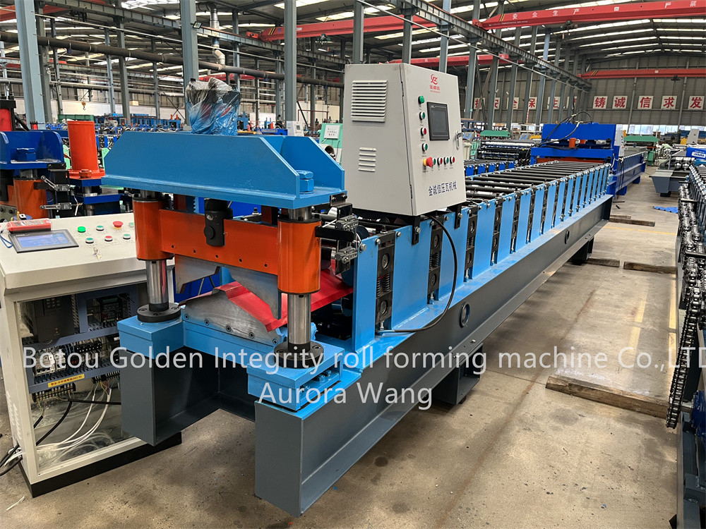Chất lượng tốt Máy cán tôn mái bằng kim loại màu bằng thép với chất lượng cao