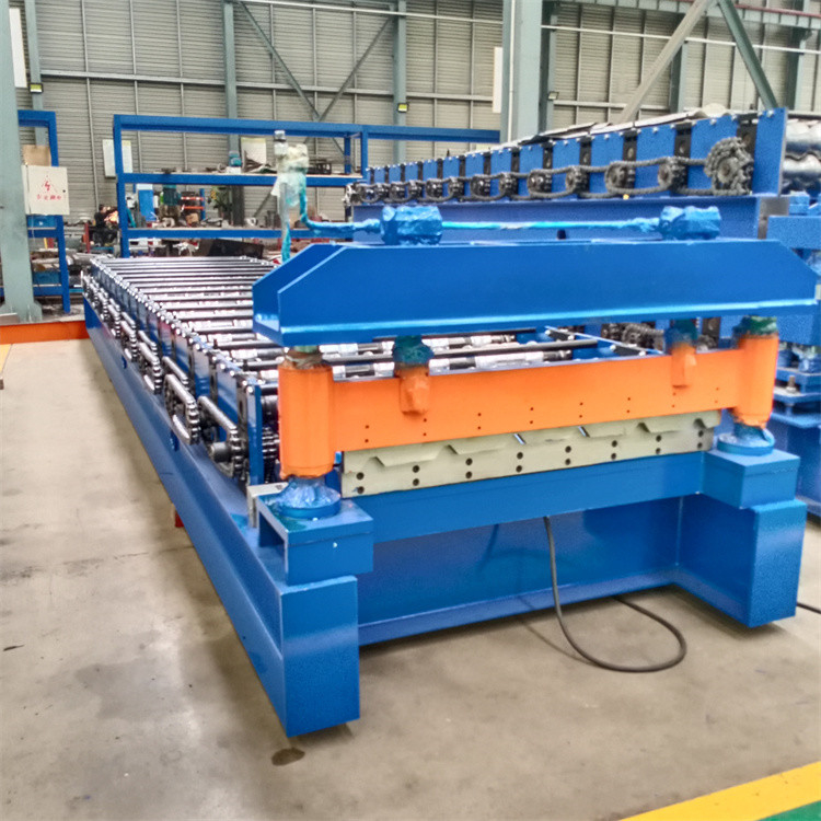 1200mm 1220mm Thép màu kim loại IBR 6 sườn Máy cuộn tấm tường mái